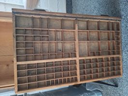 Setzkasten aus Holz mit vielen Fächern gebraucht