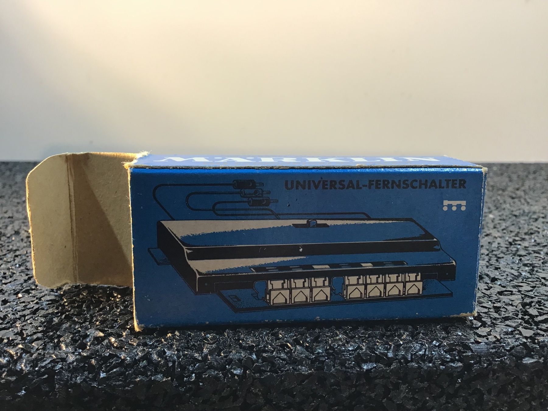 Märklin Modellini di ferrovie: MODELL MÄRKLIN 7245 UNIVERSAL -FERNSCHALTER – Usato da Männedorf venduto da Modelle-aller-Art 2