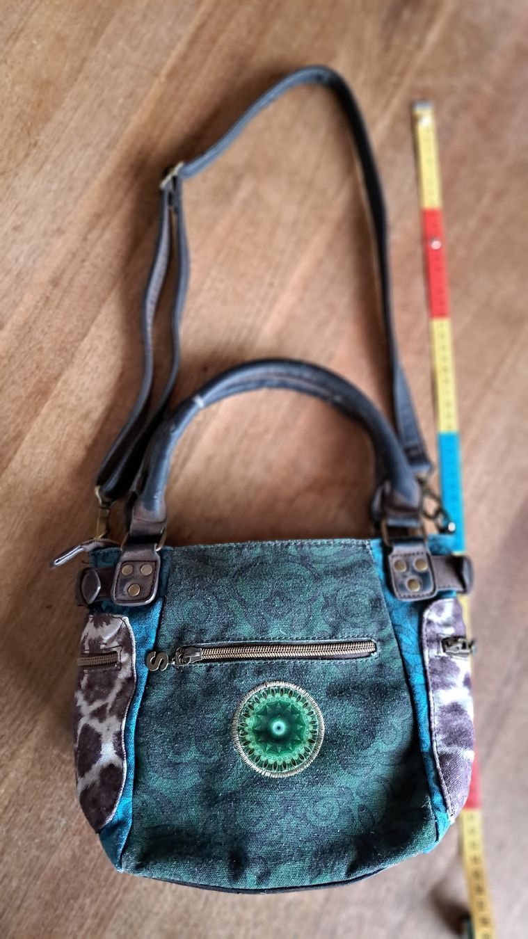 Desigual Sacs femmes: Desigual Handtasche, gebraucht – D'occasion à Bern par Jespah 3