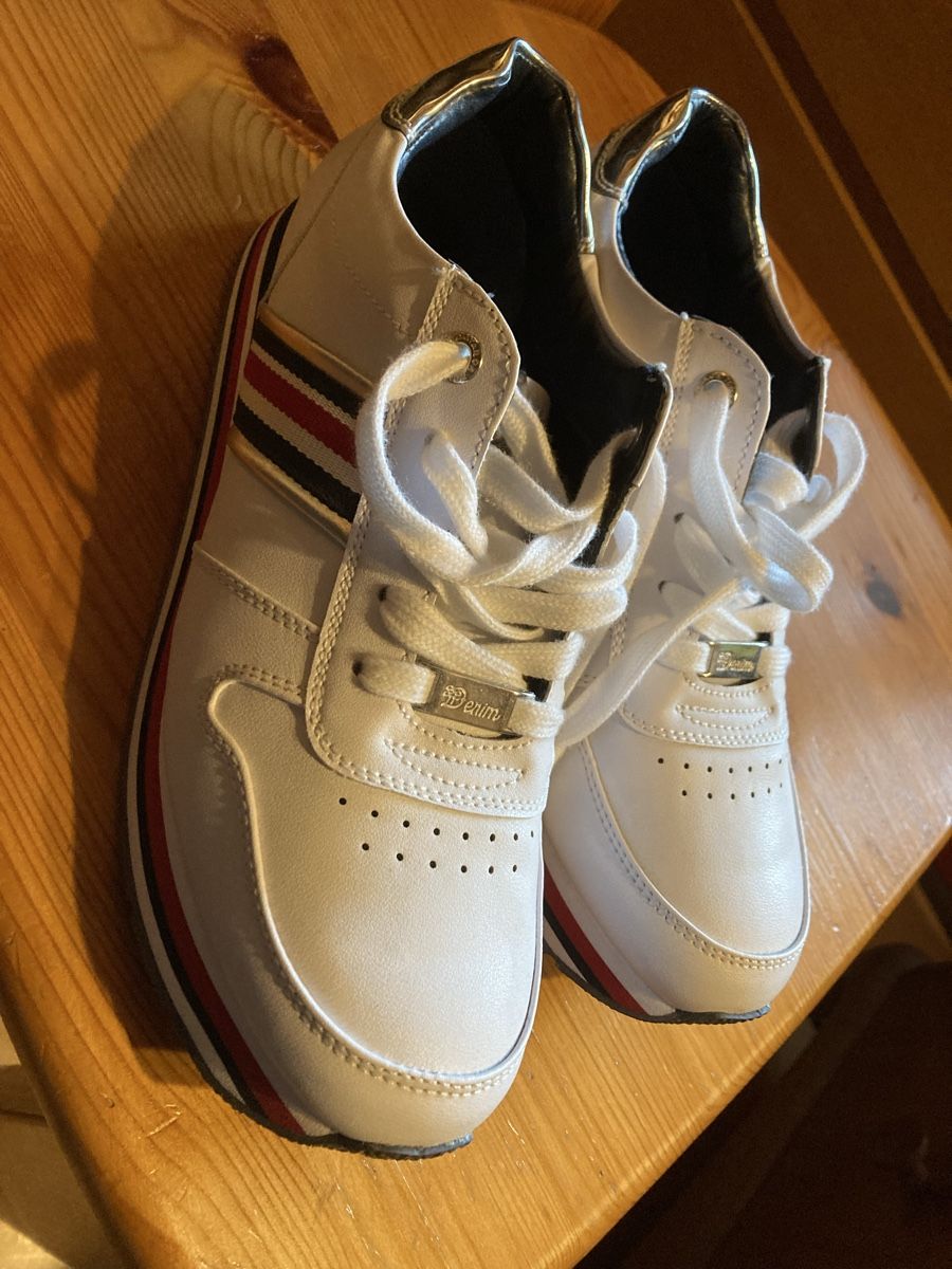 Tom Tailor Scarpe da donna: Turnschuhe Tom Tailor Denim weiss Grösse 40 – Nuovo (secondo la descrizione) da Mülenen venduto da Rapunzel99