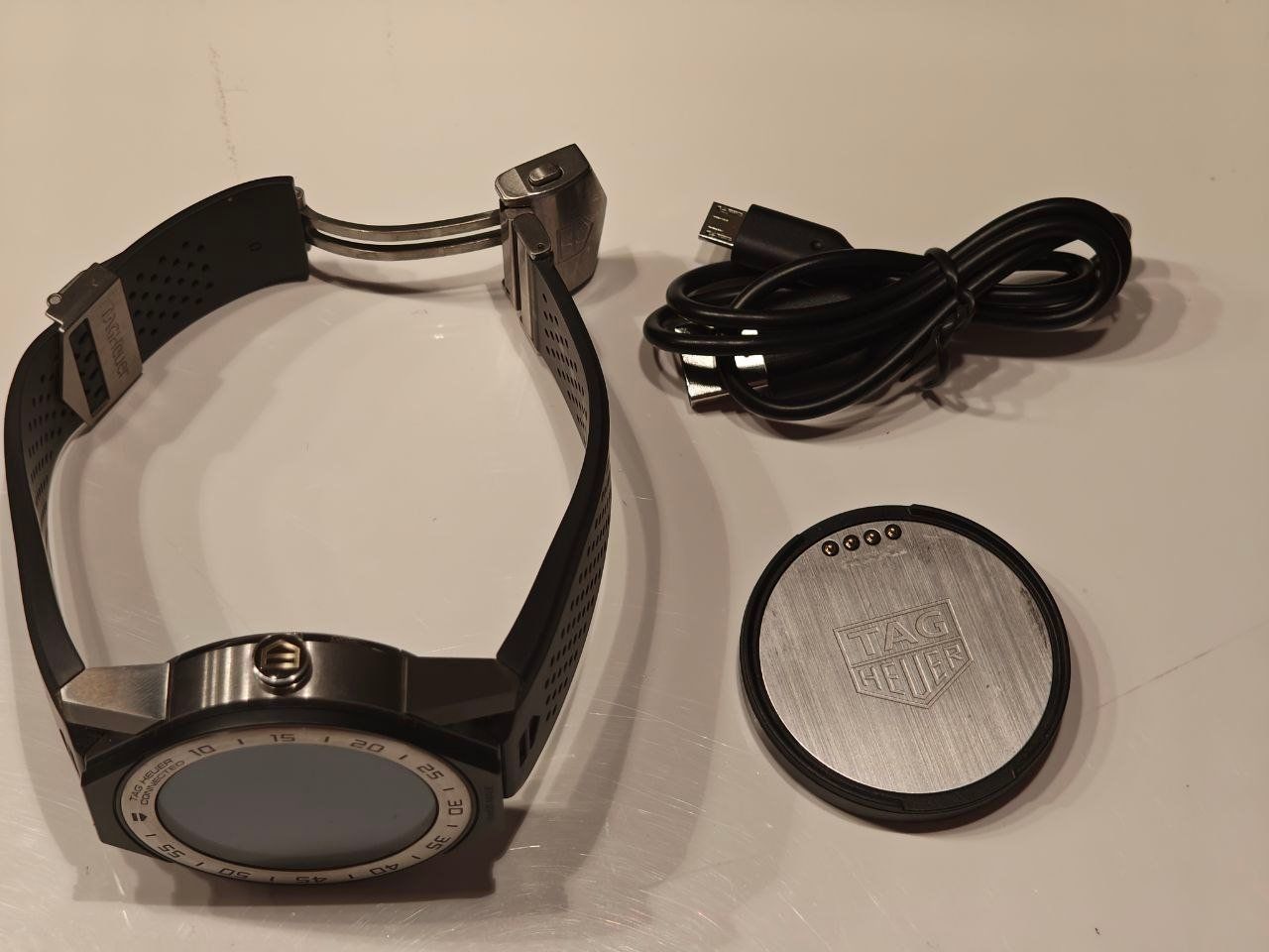 Tag Heuer Smartwatch: TAG Heuer Connected Modular 45 Smartwatch – Usato da Oberohringen venduto da moon2sun 6