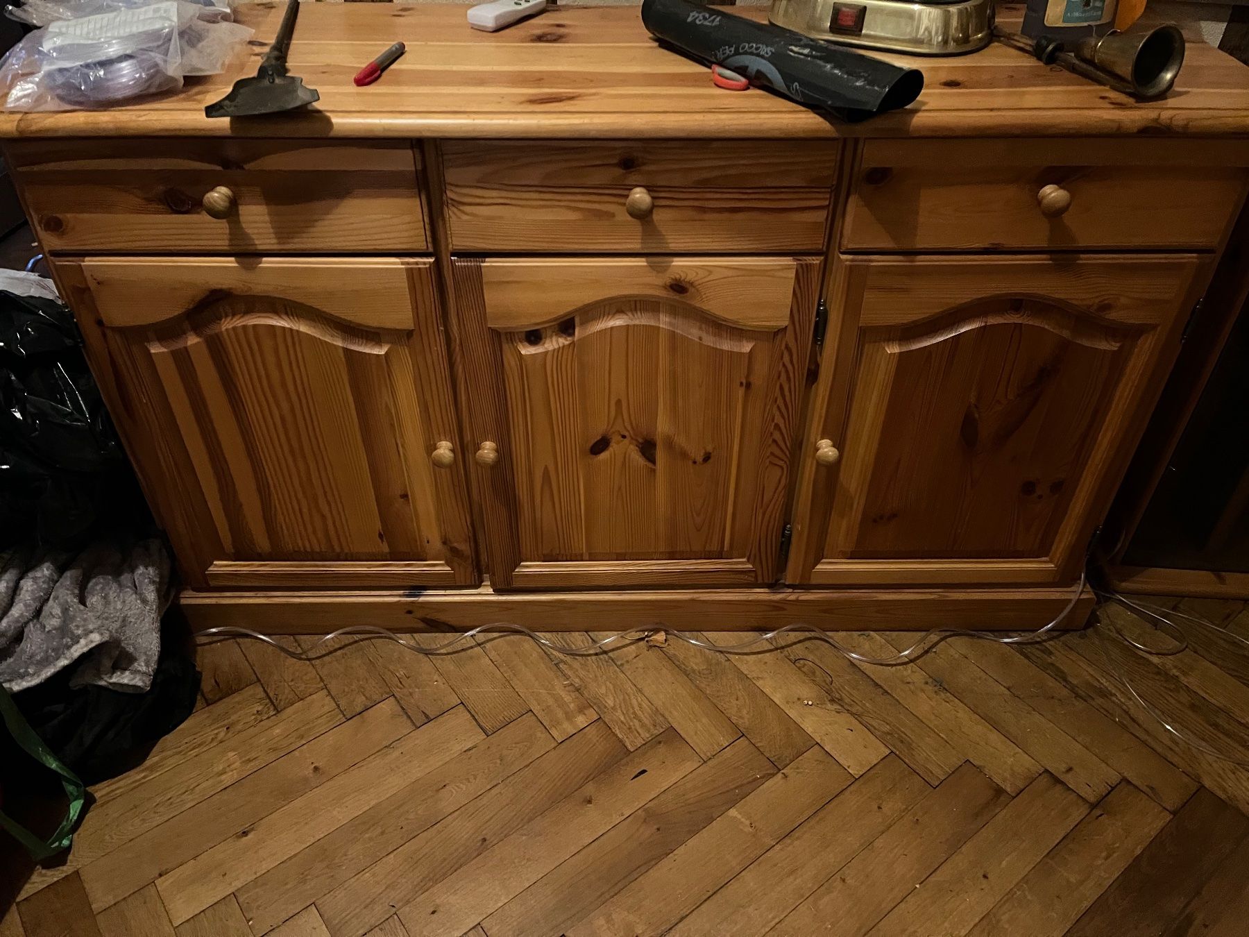 Credenze: Meuble en pin – Usato da Veyrier venduto da kimedovapa