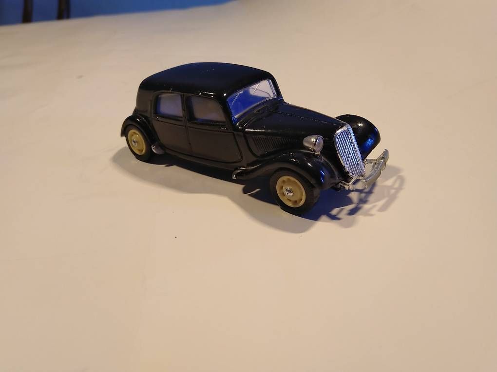 Citroën Modellini d'auto: Citroen Modellauto Traction avant Citroen 15 – Usato da Zürich venduto da shm_cw59