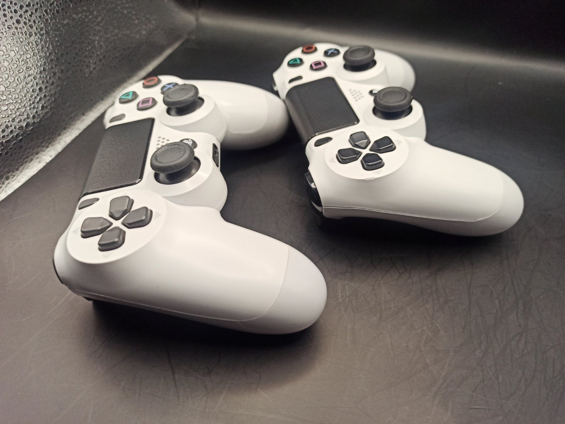 Controller: 2 x Original Controller Sony PS4 Wireless DualShock 4 WEISS – Gebraucht aus Oberweningen von mar_87mx 3