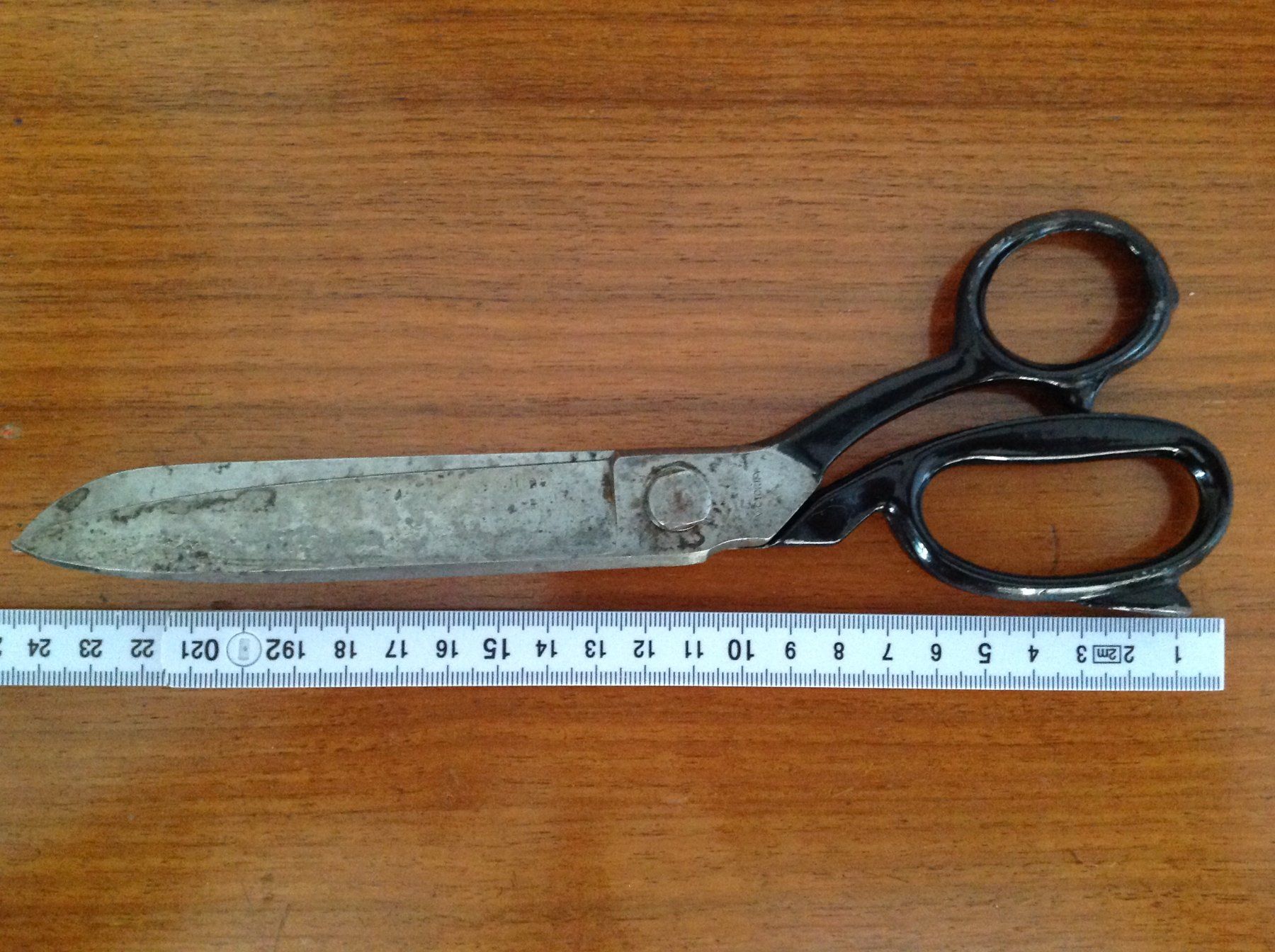 Victorinox Tutti gli attrezzi: VICTORIA  - ciseau de couture / tailleur - Schneiderschere – Usato da Vuiteboeuf venduto da broticaire