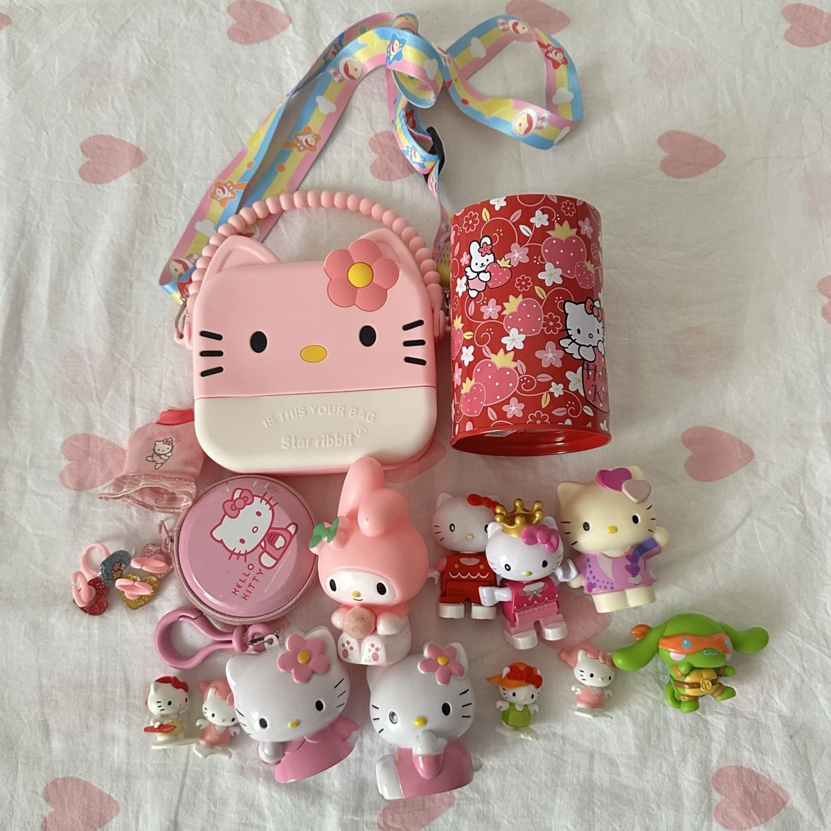 Hello Kitty Giocattoli: Hello Kitty Set Figures, boxes and accessories diverse  – Usato da Givisiez venduto da dor_xb9k
