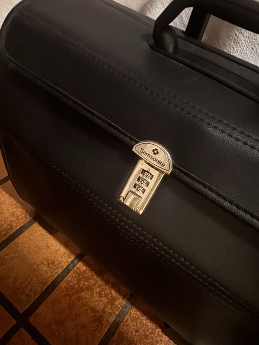 Samsonite Valigie: Samsonite Piloten Koffer schwarz – Usato da Freidorf TG venduto da ibipatria 1
