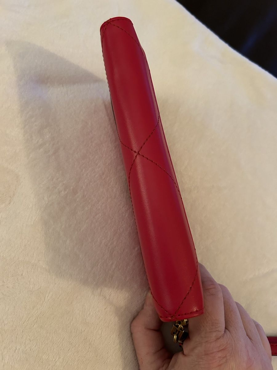 Guess Borse da donna: Pochette rouge Guess – Nuovo (secondo la descrizione) da Vufflens-la-Ville venduto da newlifegva 5
