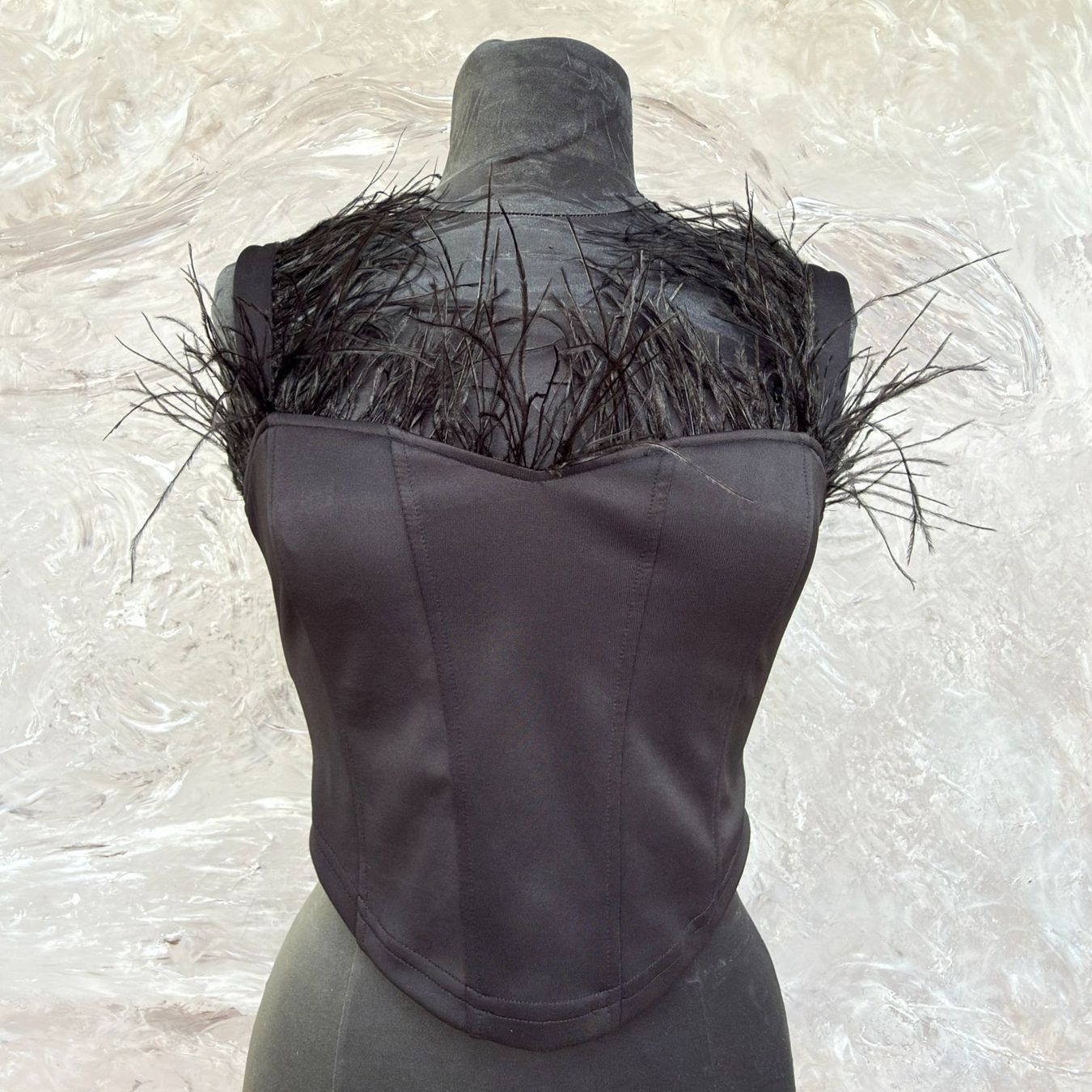 Tops: Bustier corset noir à plumes – Gebraucht aus Thônex von BrYu