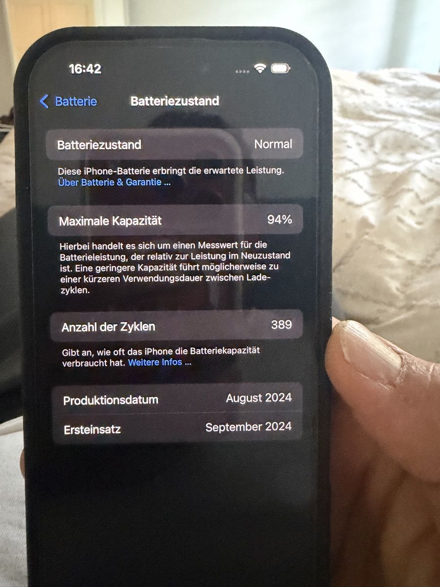 Apple Portables: Iphone 16 pro 256gb  – D'occasion à Emmenbrücke par Kekkiii 4