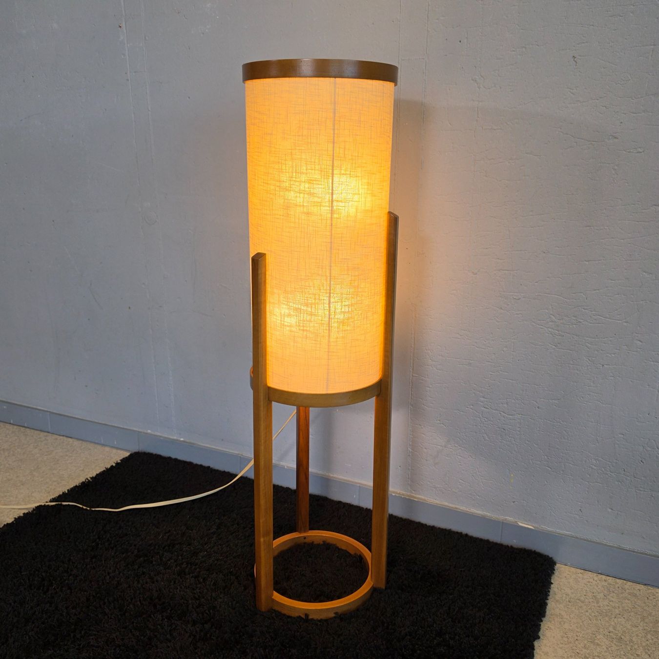 Lampade: Vintage Floor Lamp Holzdesign einzel Schaltbare Stehleuchte – Usato da Nottwil venduto da Wondewa-Shop