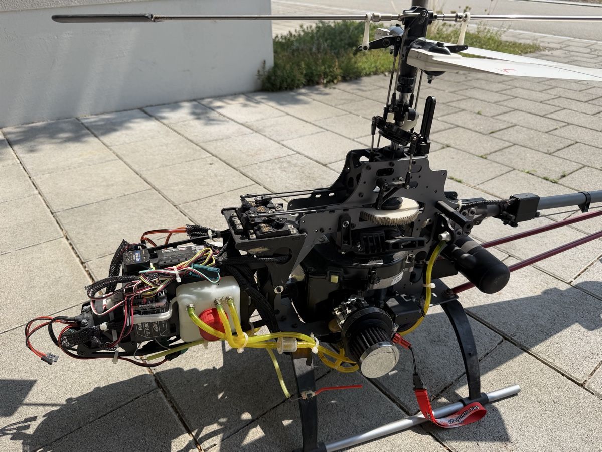Vario Helicopter RC Kits de montage: Vario Benzin-Helikopter mit oder ohne Futaba FX-40 FX40 – D'occasion à Weinfelden par Rhubschmi0 4