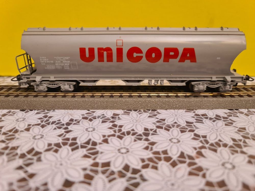 Lot De 7 Wagons Marchandises HO Jouef SNCF - UNICOPA, ARBEL, AGFA, Ciment - Boîtes Incluses