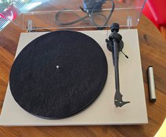 Plattenspieler Pro-Ject weiss mit USB gebraucht Zustand