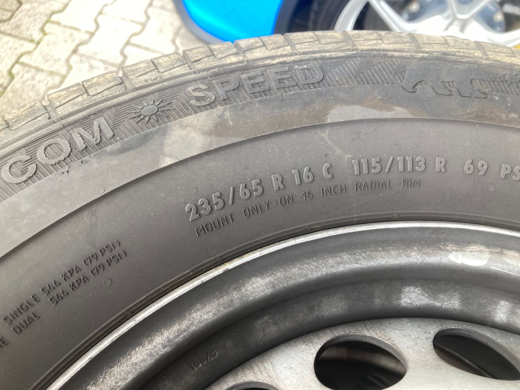 Volkswagen Pneumatici & Ruote complete: VW Crafter Sommerräder 235/65R16 – Usato da Cham venduto da Cham6332 2