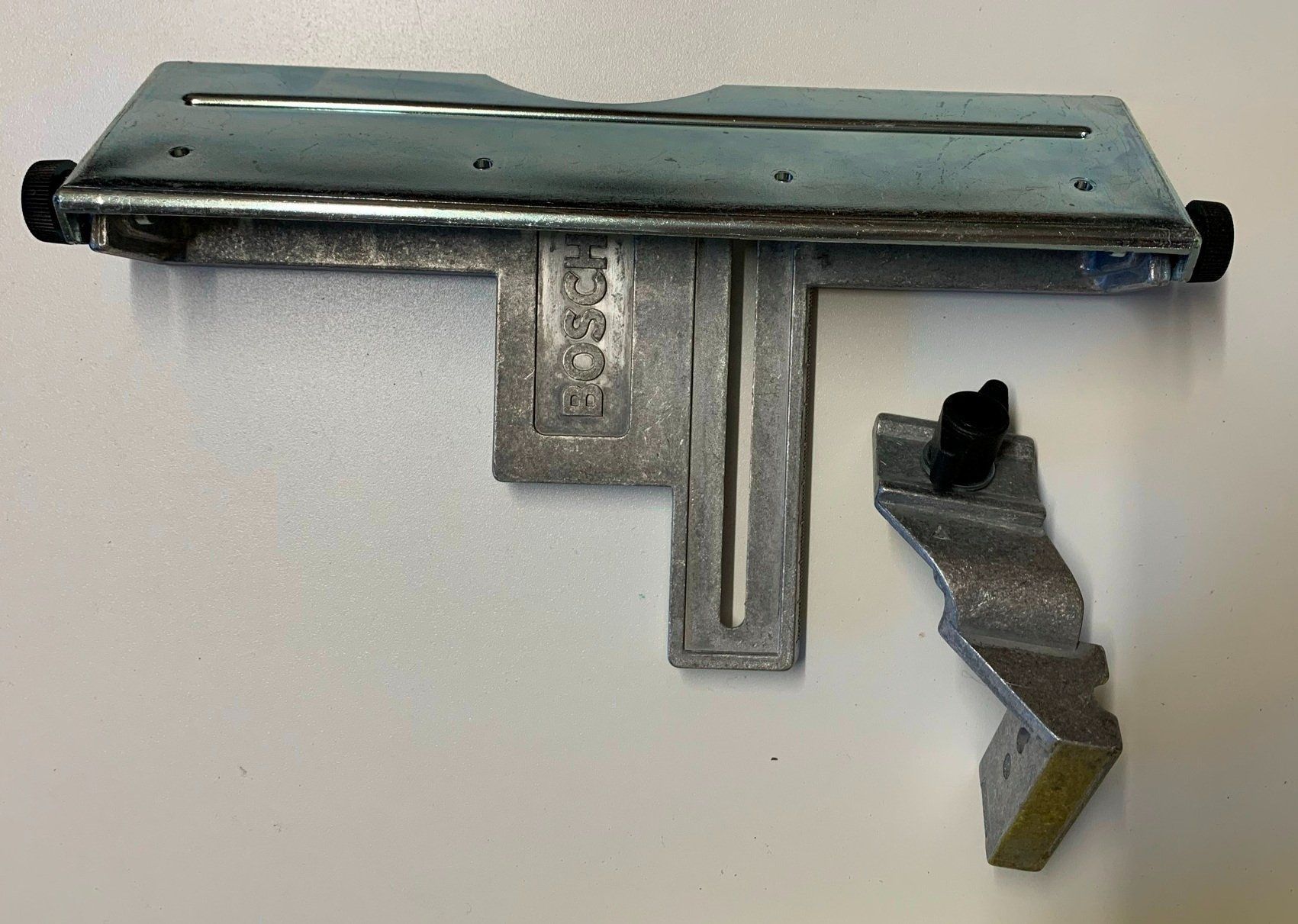 Bosch Seghe: Bosch Kreissäge Parallel Winkel Anschlag – Nuovo (secondo la descrizione) da Lodrino venduto da Stema 2