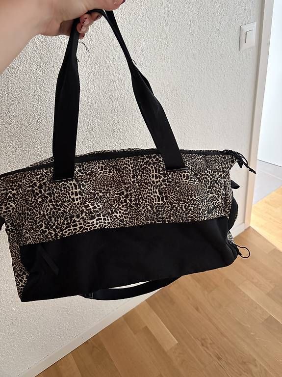 Borse: Nike Sporttasche – Usato da Spiez venduto da deborahsarahhh