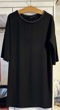 Schwarzes HALLHUBER Kleid Gr. 34 mit Kettendetails