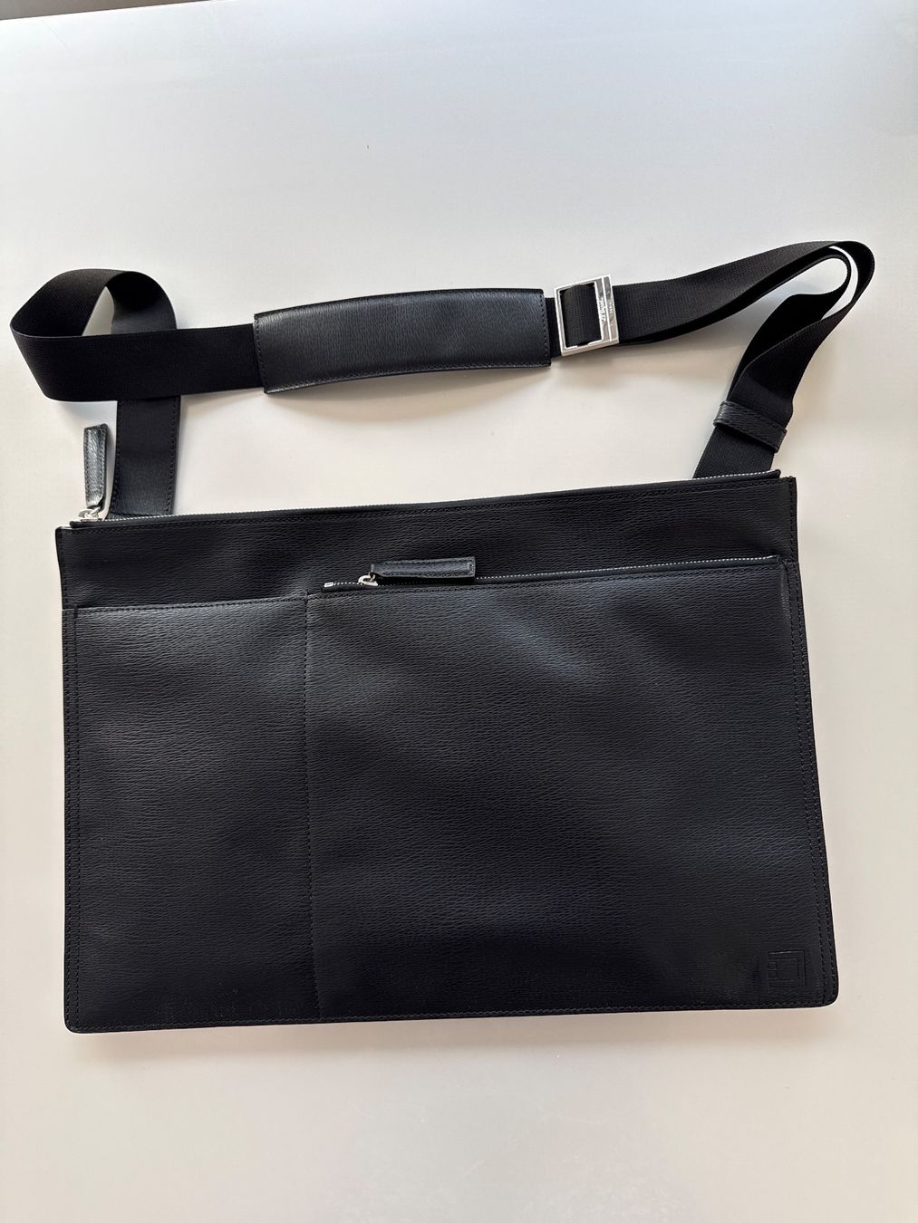 Dupont Borse: St. Dupont Black Leather Bag - New – Nuovo (secondo la descrizione) da Zürich venduto da nad_s27g