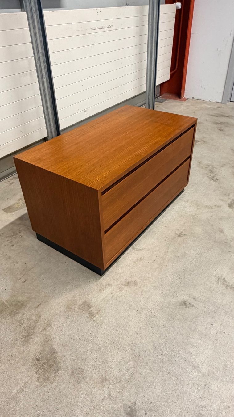 Cassettiere: Commode vintage en teck année 70 – Usato da Biel/Bienne venduto da pvintage 2
