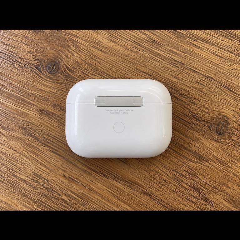 Apple Cuffie: Apple AirPods Pro 1. Generation mit Lightning-Ladecase – Usato da Berikon venduto da shaijlahuber 2