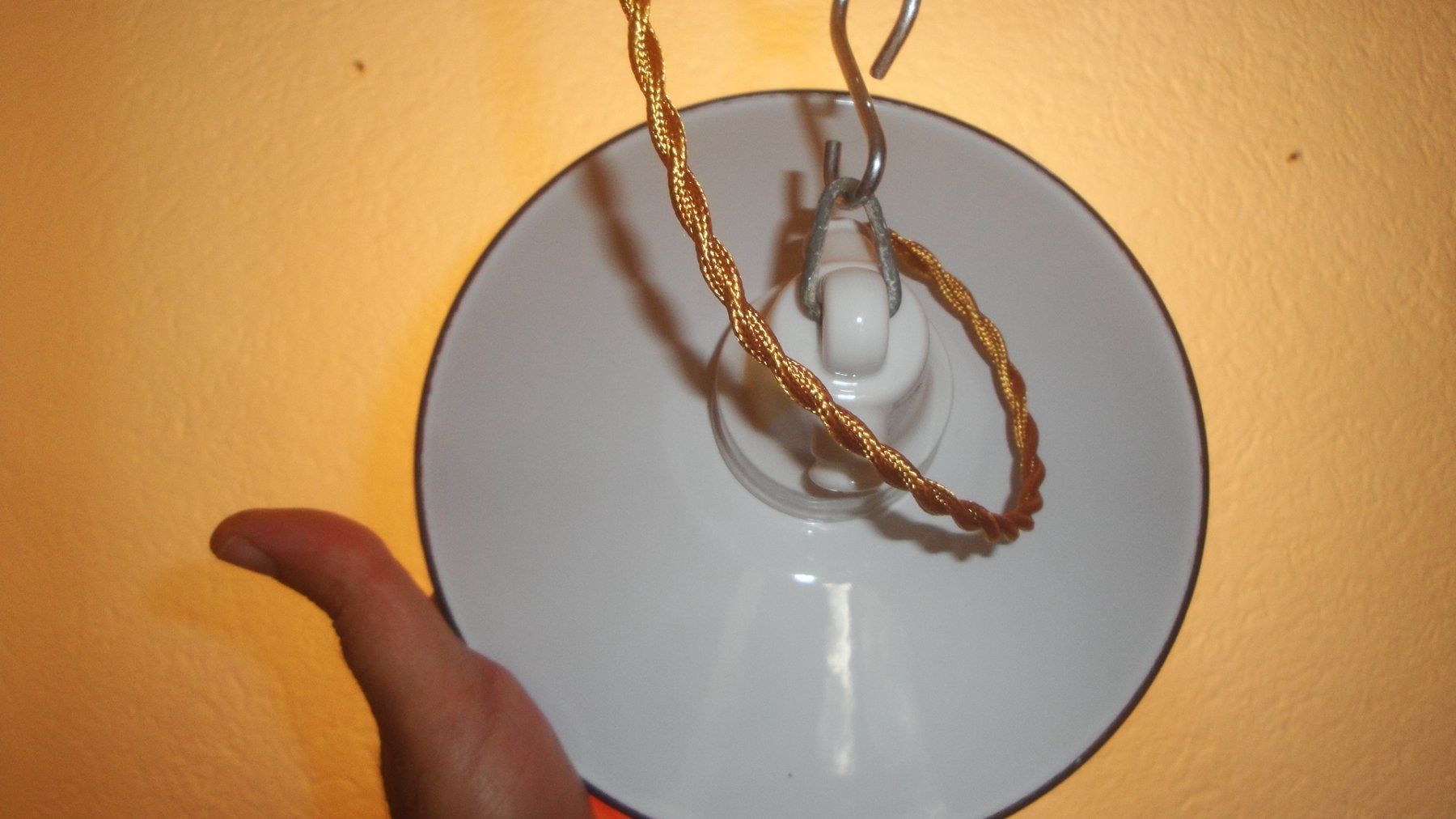 Lampadari & plafoniere: Kellerlampe mit Emaillierter Lampenschirm – Usato da Zürich venduto da Paykan 2