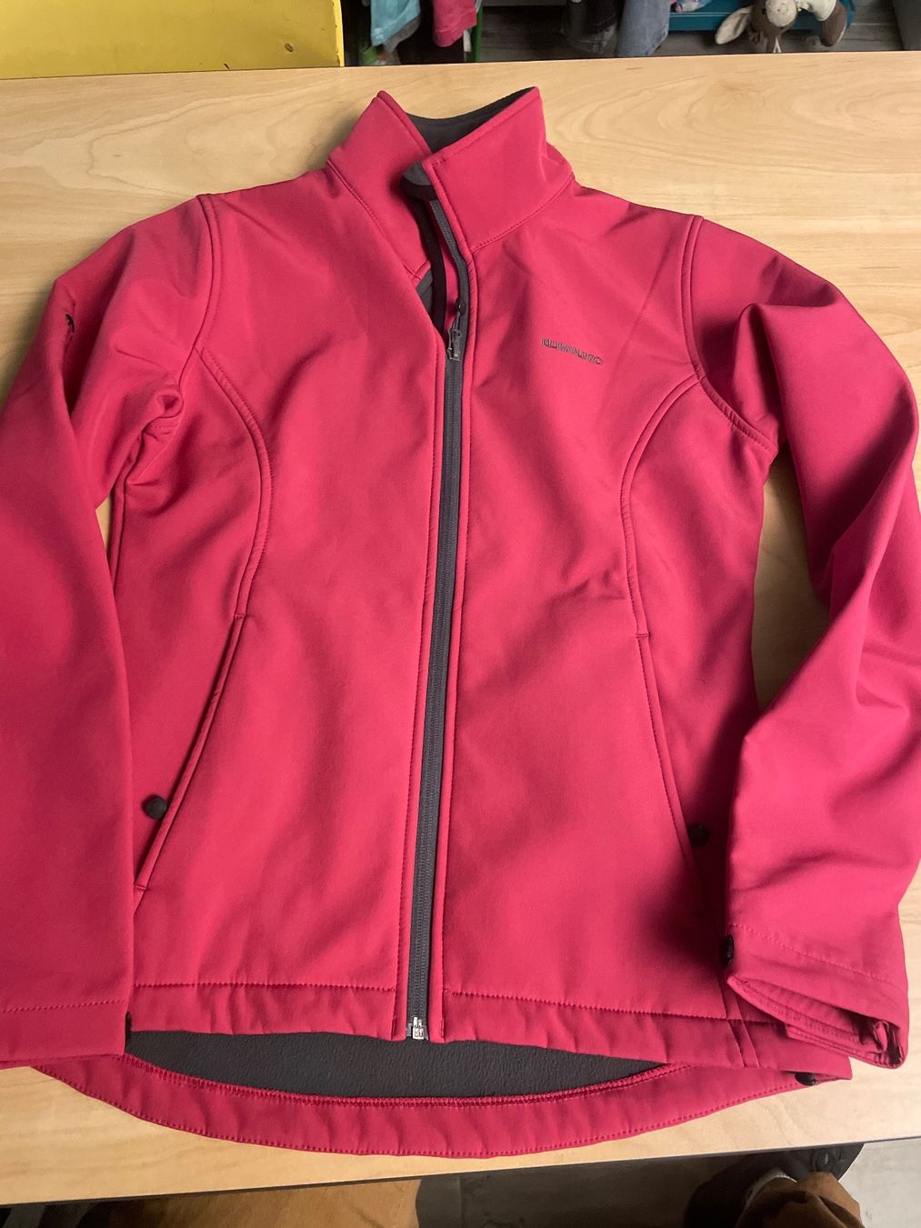 Giacche: Neue Kilimanscharo Softshelljacke Gr.34 – Nuovo (secondo la descrizione) da Obergerlafingen venduto da cabo4