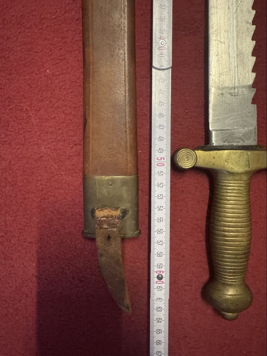 Armi bianche: Faschinenmesser mit Sägezahnung  – Usato da Schlieren venduto da Freundlich02 2