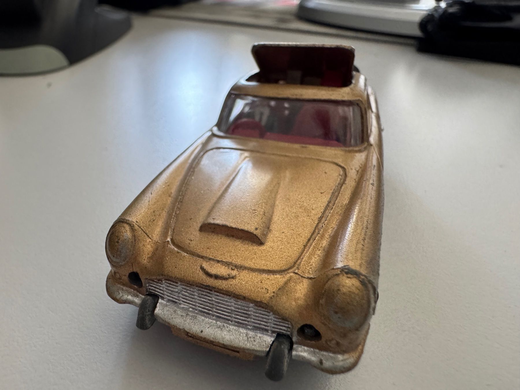 Corgi Toys Modellini d'auto: Aston Martin DB5 – Usato da Court venduto da Cedos 1