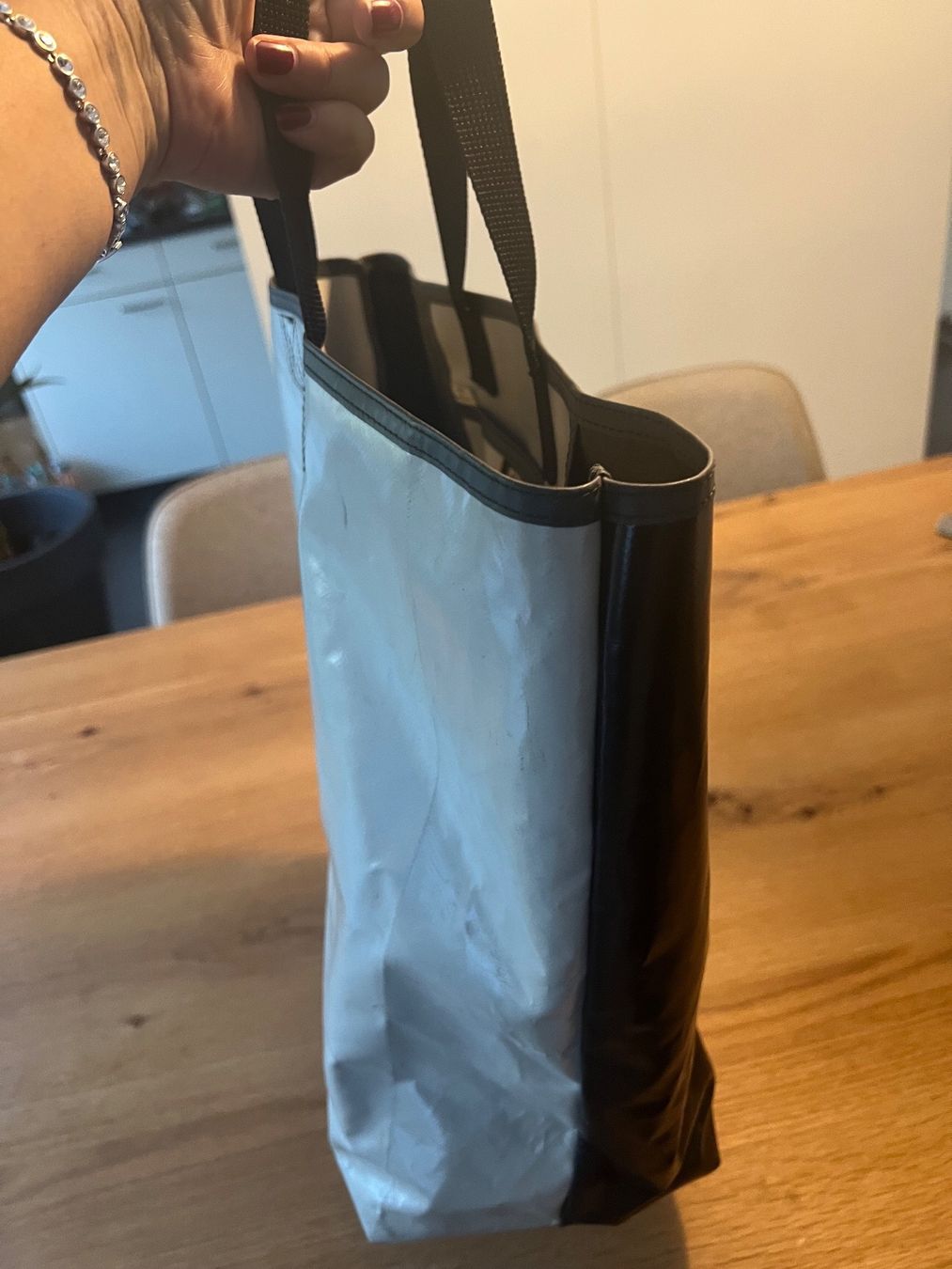 Borse da donna: Tasche, Tragtasche NUDA – Usato da Fällanden venduto da Caramel7
