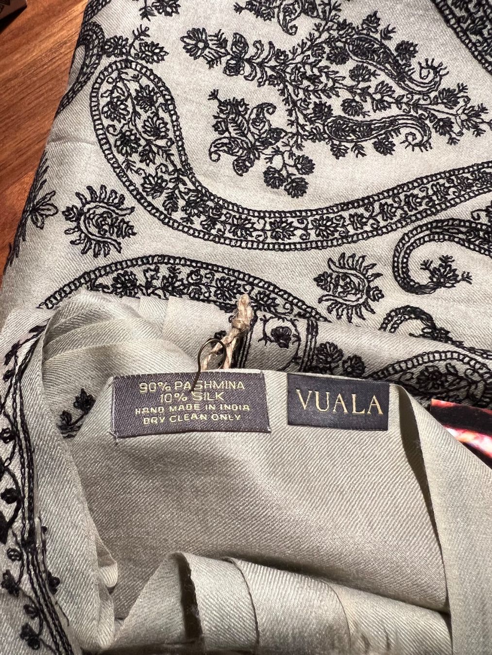 Foulard & Sciarpe: Kaschmir Schal 90% Kaschmir, 10% Seide – Nuovo e nell'imballaggio originale da Kloten venduto da alfa97 1