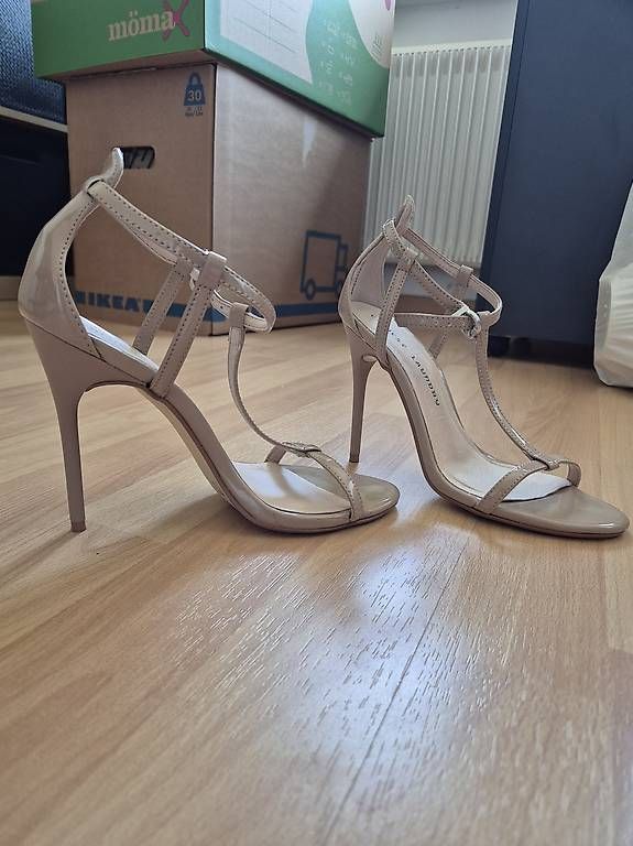 Scarpe da donna: Chinese Laundry Heels / Sandaletten – Usato da Jegenstorf venduto da Crusty7