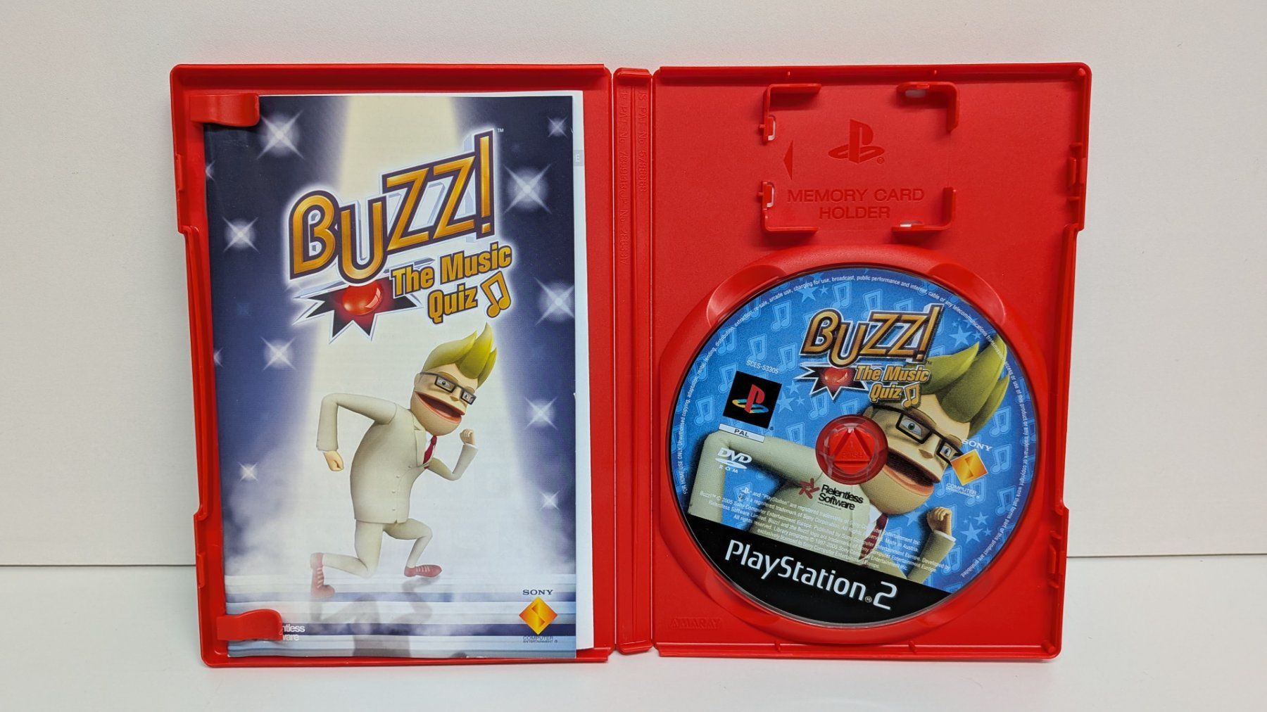 Giochi: 4 PlayStation Buzzer mit 3 Buzz!-Games, PS2 – Usato da Menziken venduto da mame18 4