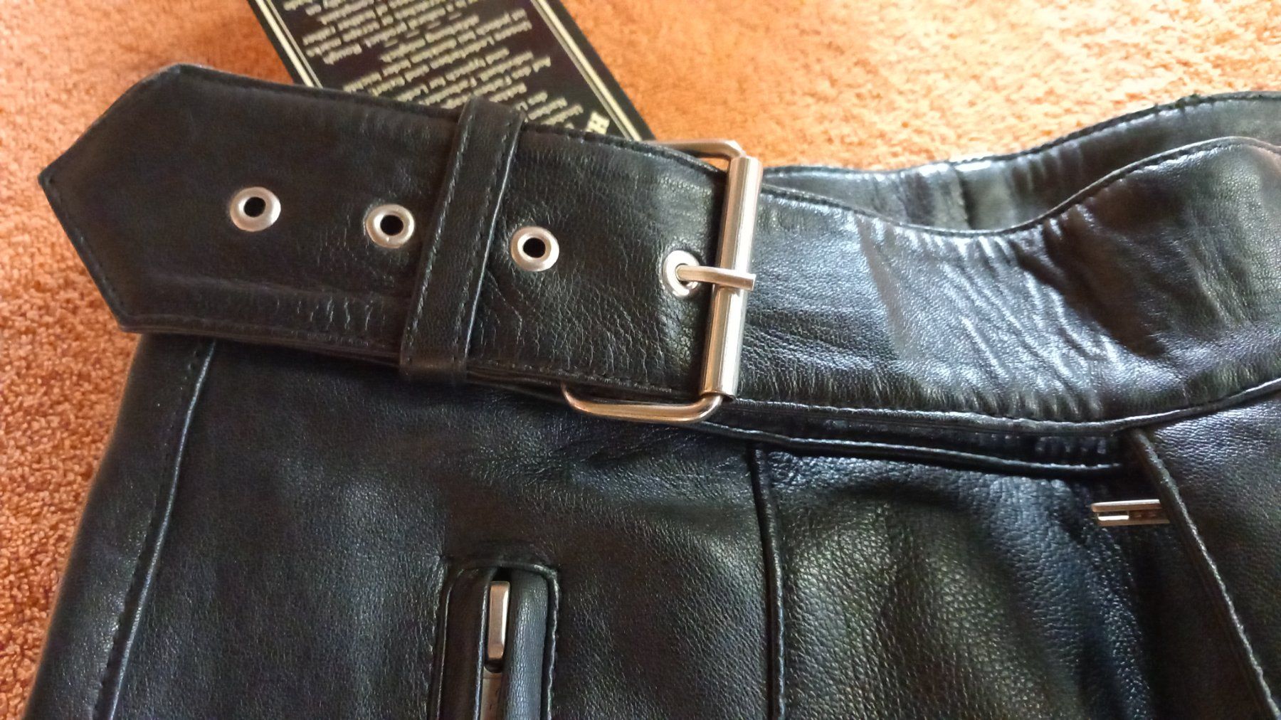 Pantaloni: Sexy Lederhose Grösse 28 – Nuovo e nell'imballaggio originale da Hochwald venduto da motowear-secondhand 2