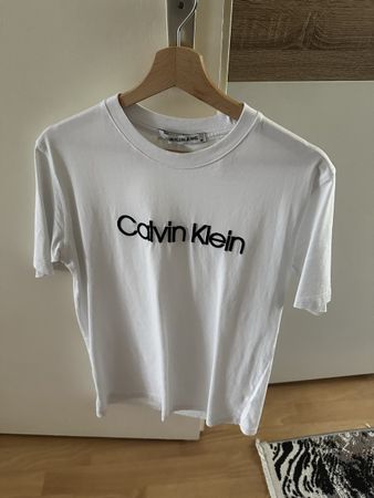 Calvin Klein Tshirt