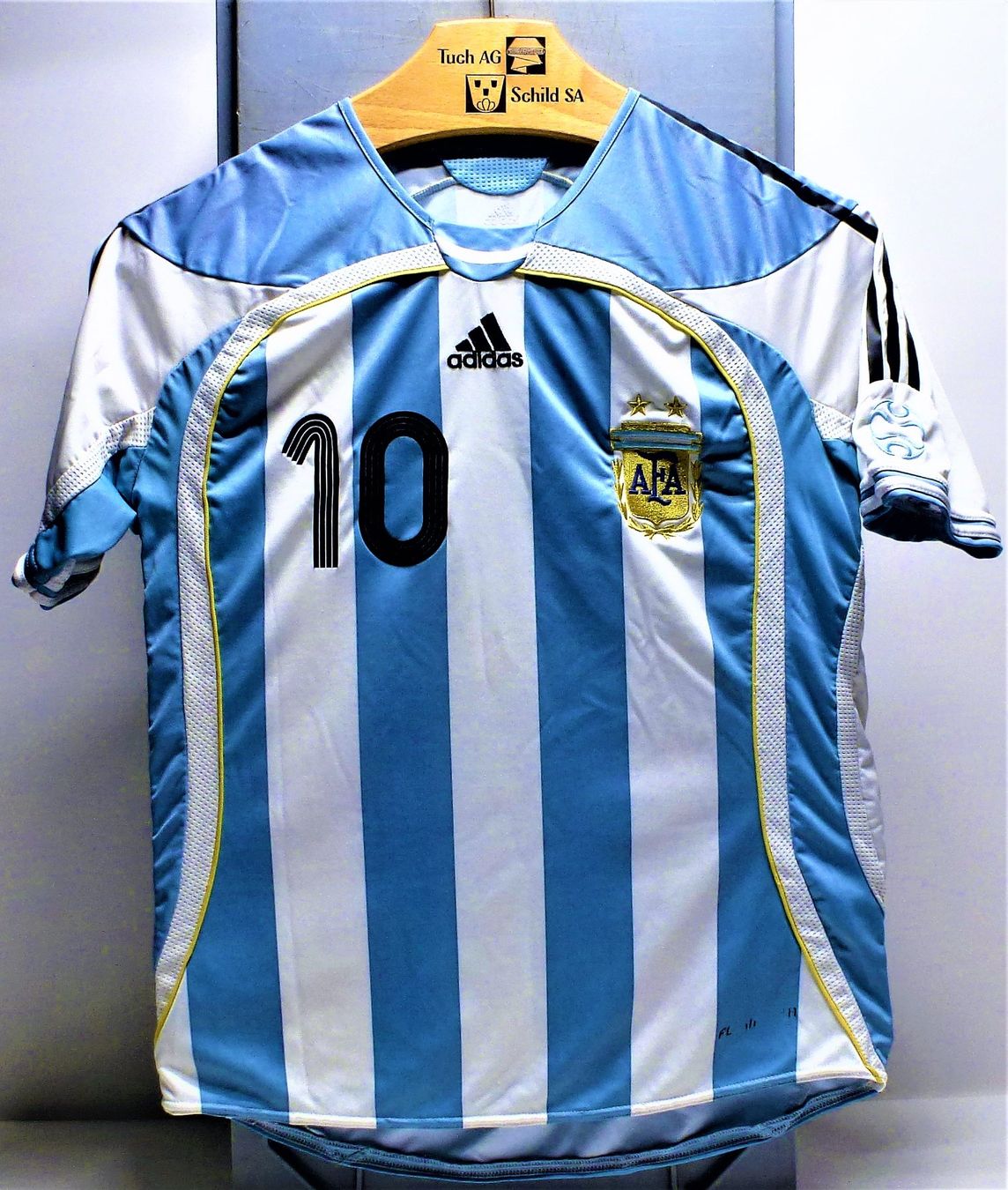 Adidas Leibchen & Hosen: Fussball-Trikot Gr.M – Gebraucht aus Murgenthal von B.StM