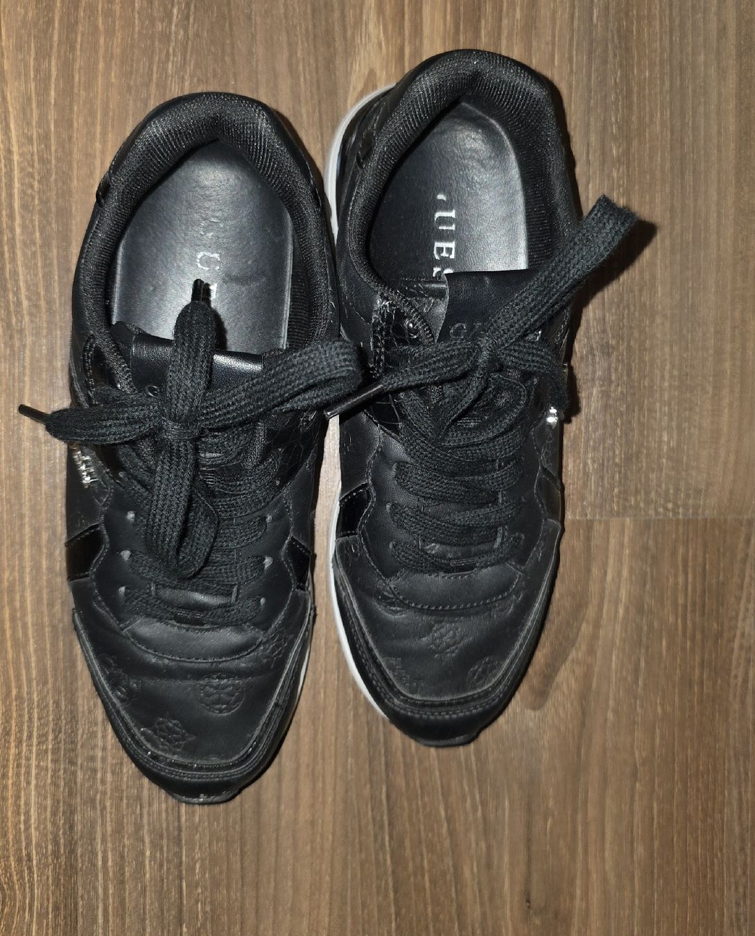 Guess Scarpe da donna: Guess Sneakers, Schwarz, Grösse 38/39 – Usato da Wetzikon ZH venduto da secondhandsfashion 1