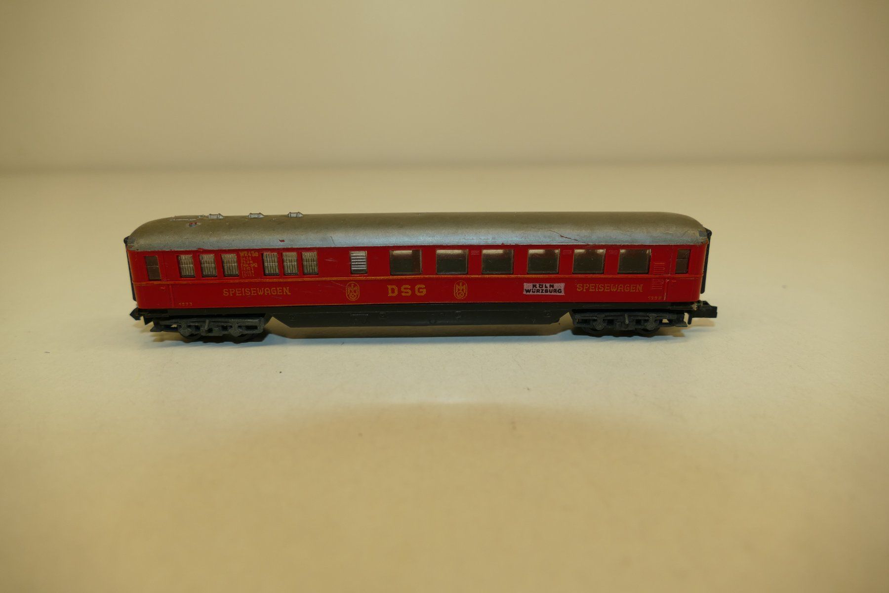 Arnold Modellini di ferrovie: Arnold N: DSG Speisewagen – Usato da Niederhasli venduto da rail-duerst