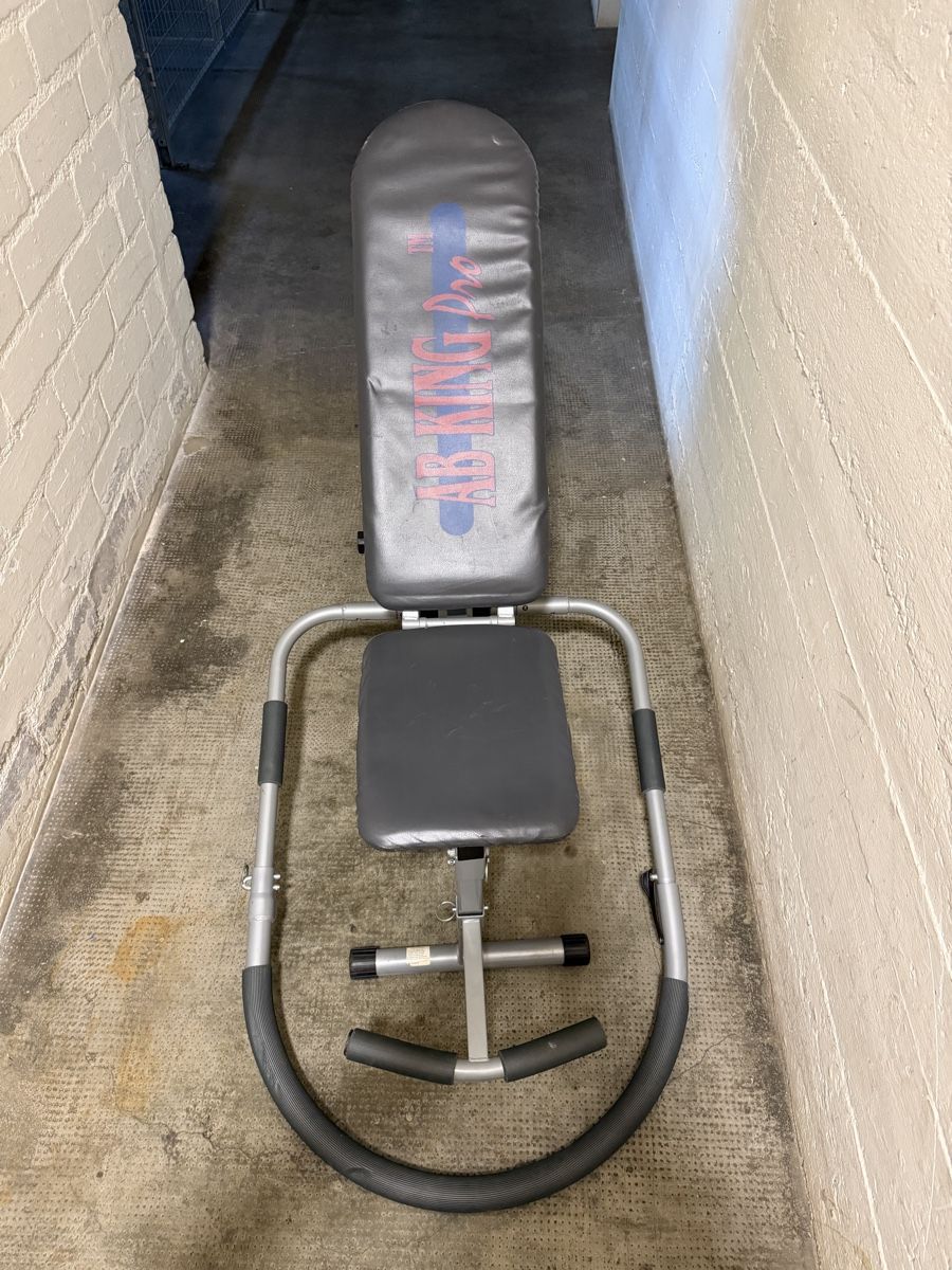 Hometrainer: Bauchtrainer AB King Pro grau  – Usato da Oberwil BL venduto da Hariva