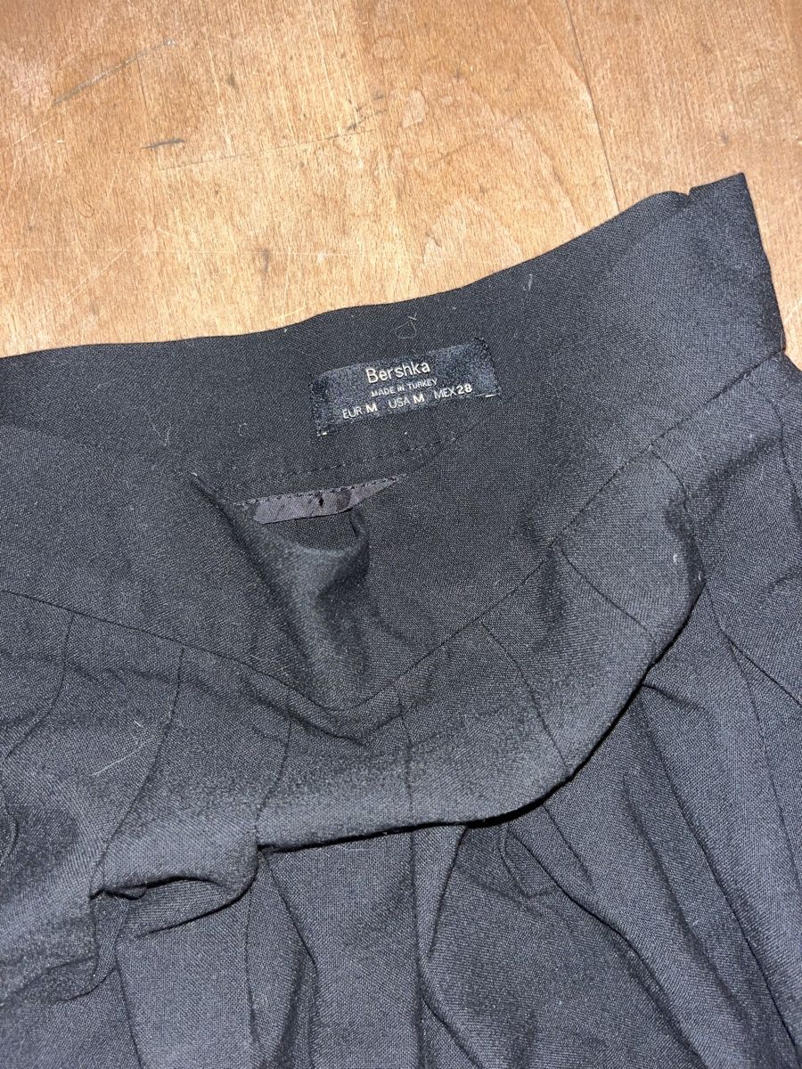 Bershka Gonne: Schwarzer Minirock Bershka, Grösse M – Usato da Stäfa venduto da jo1735 2
