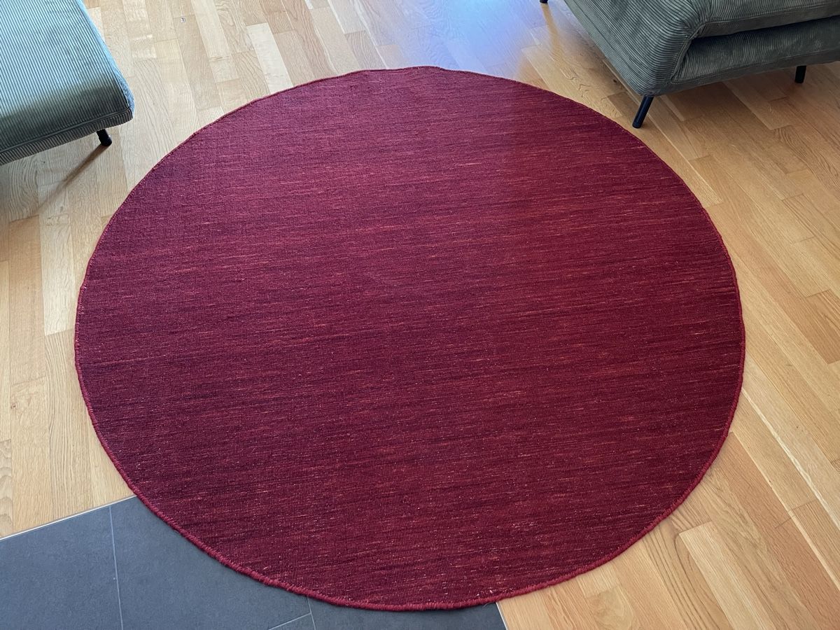 Teppiche: Wollteppich rund rot Durchmesser 148cm – Neu (gemäss Beschreibung) aus Basel von Legolaze1