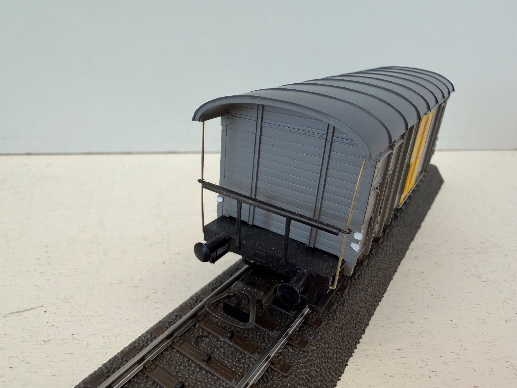 Piko Modelleisenbahnen: Piko K2 gedeckter Güterwagen Maggi – Gebraucht aus Büsserach von ModellbahnDepot 4