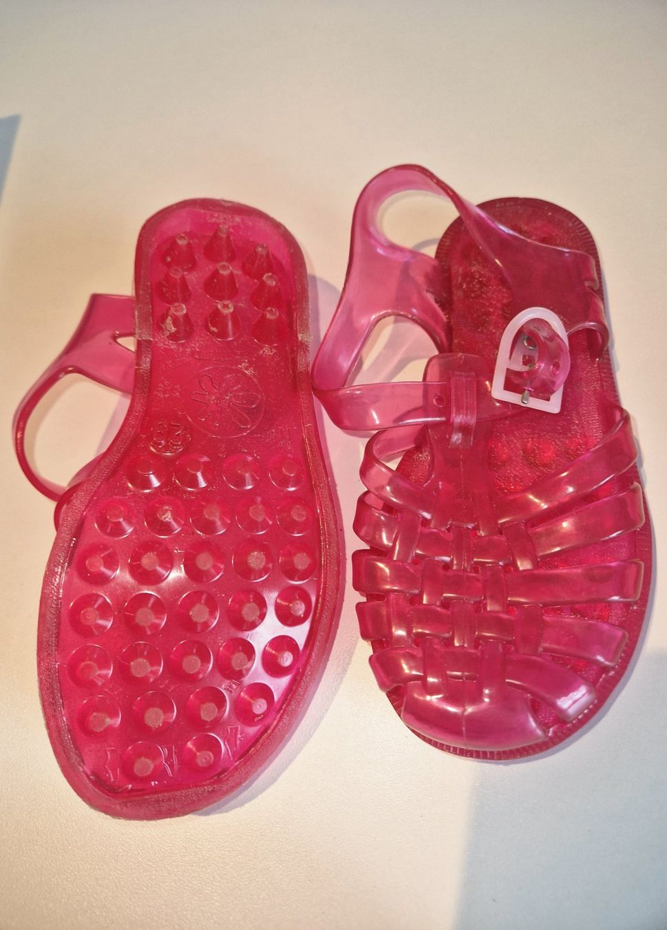 Scarpe per ragazze: Badeschuhe/ Sandalen Grösse 29 – Usato da Stüsslingen venduto da white_angel86 1