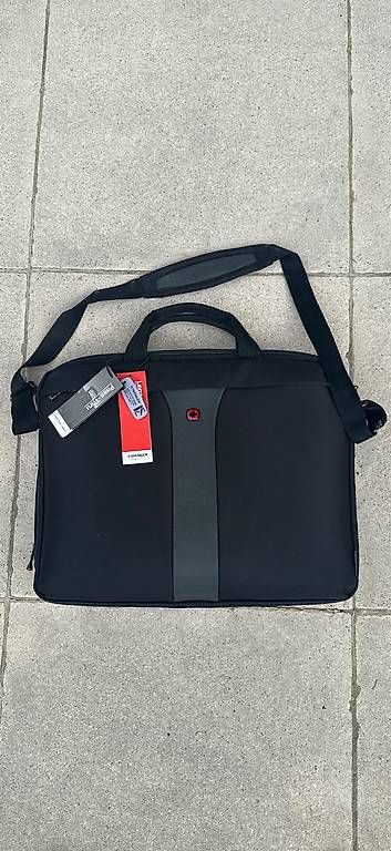 Valises de voyage: Mallette Wenger – D'occasion à Mont-sur-Lausanne par rom_2hp2