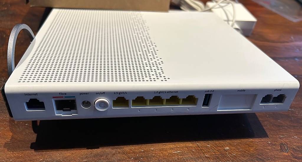 Modems & Routeurs: Swisscom: Internet-Box 3 e TV-Box – D'occasion à Breno par John_Whan 2