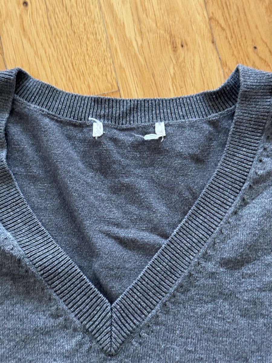 H&M Maglioni & Felpe: Grauer Pullover mit V-Ausschnitt Gr. S – Usato da Davos Wolfgang venduto da glo_6dm2 2