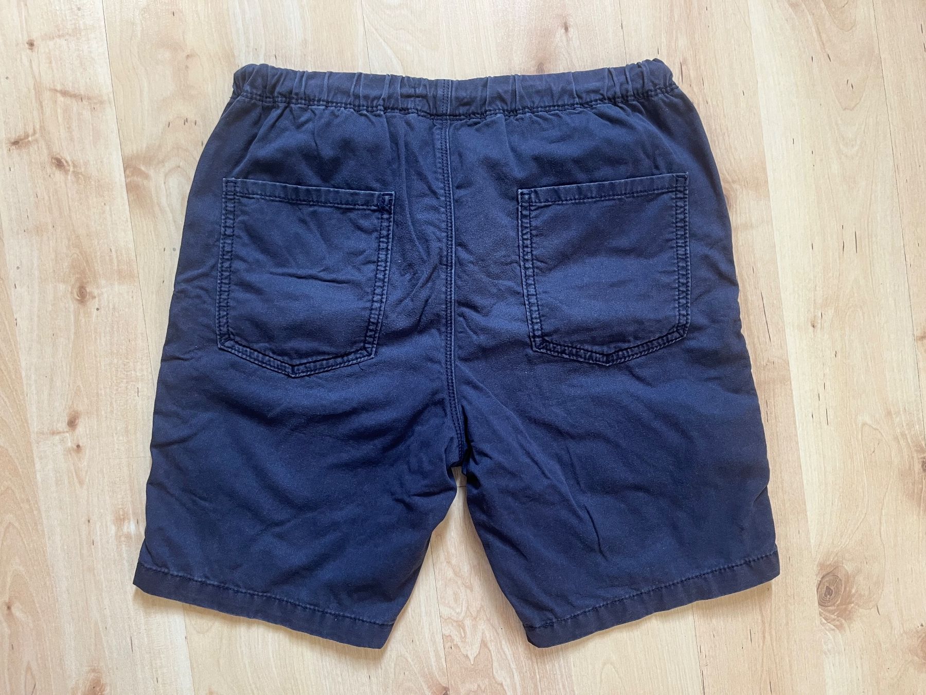 Next Pantaloni: Shorts next Gr 146 – Usato da Schwanden GL venduto da Leemueller 1