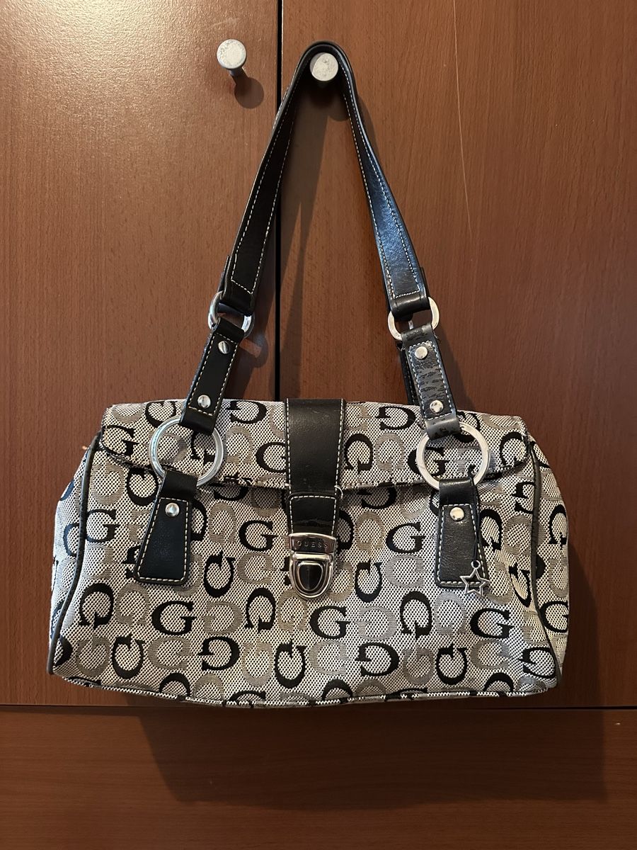 Guess Borse da donna: Handtasche Guess Canvas Damen Gebraucht – Usato da Siebnen venduto da brocki.bebie