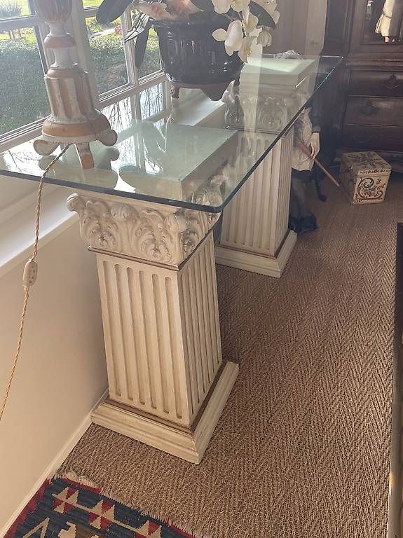 Tavoli: Meuble console verre avec colonnes romaines – Usato da Troinex venduto da nadinebmichaelson 2