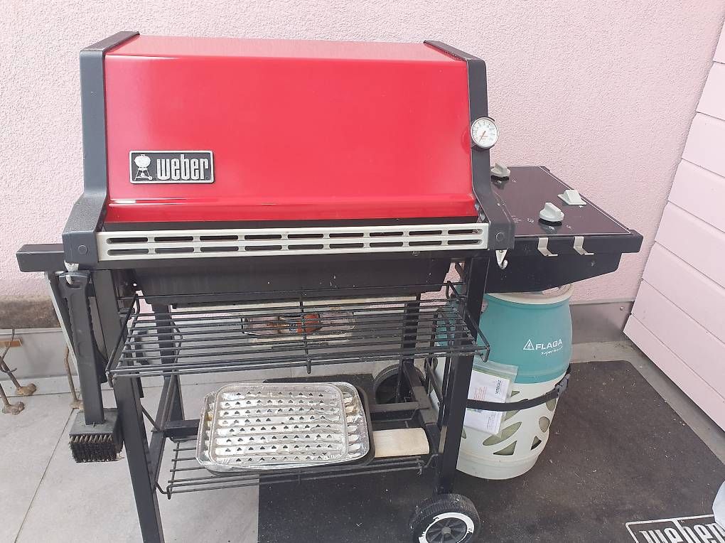 Weber Grils: Gasgrill WEBER – D'occasion à Dagmersellen par meierelias